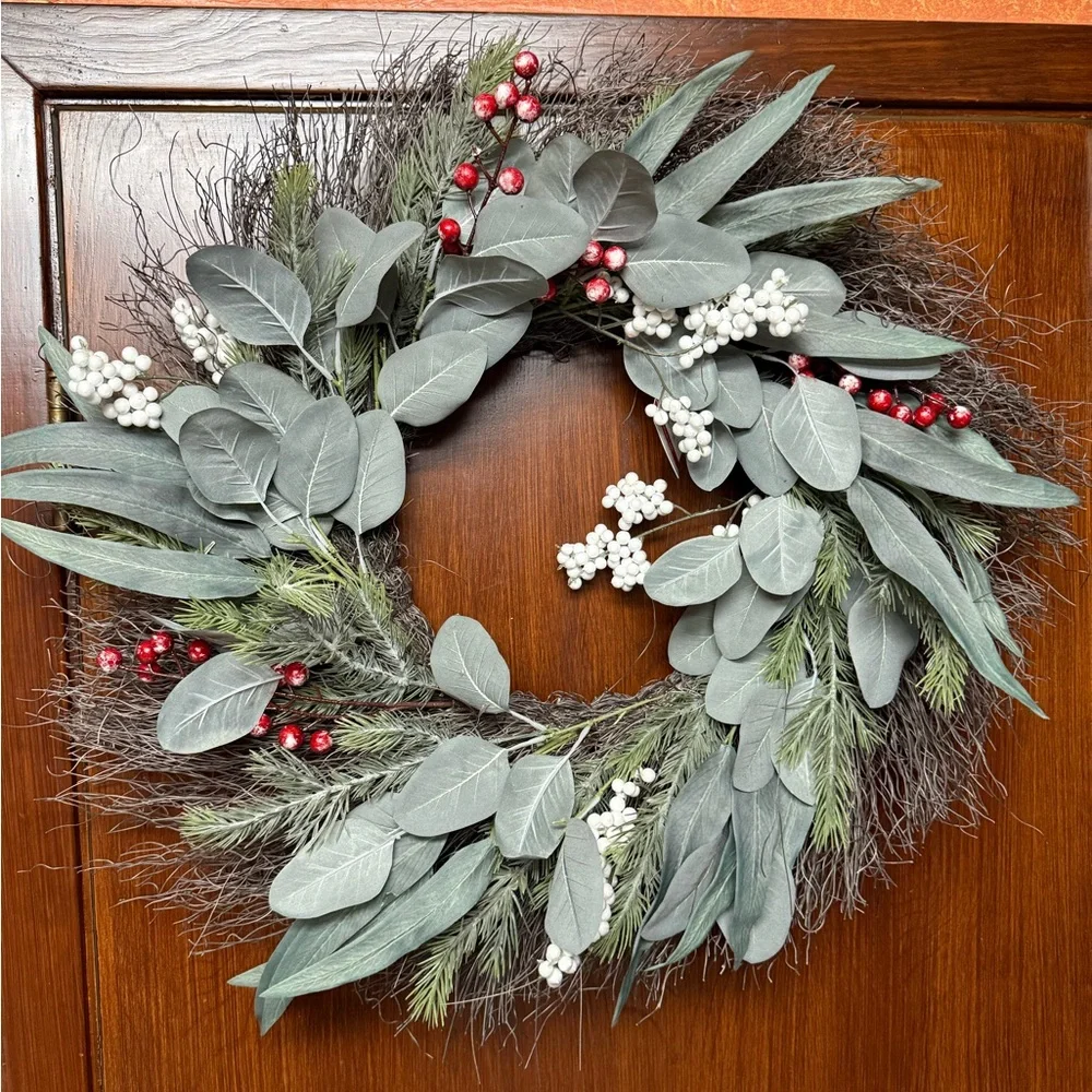 Ashland Holiday Wreath with Long Eucalyptus